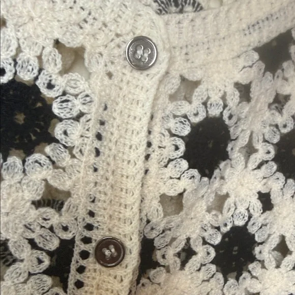POL Crochet Cropped Cardigan in Cream and Black - Picture 11 of 12